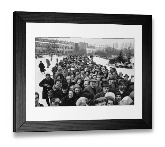Framed Print : For the first time since its erection, the Berlin Wall is opened for border crossings for Framed Print : For the first time since its erection, the Berlin Wall is opened for border crossings for