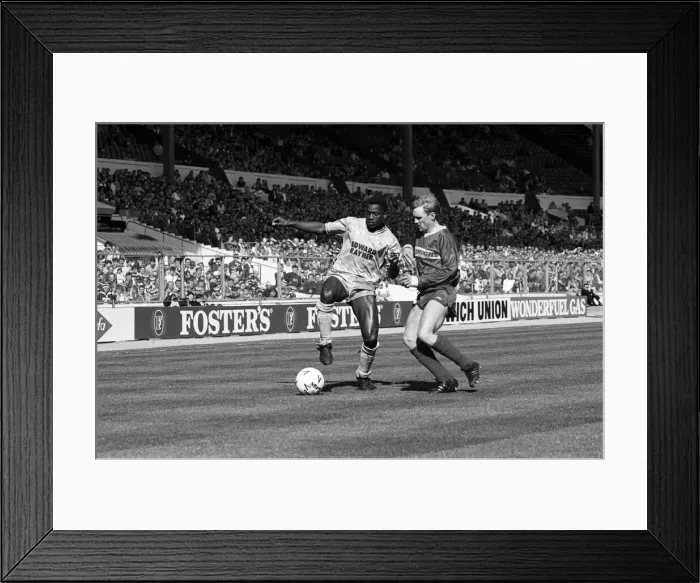 Framed Print : Emley v Colne Dynamoes F. C. in the Football Association Challenge Vase Final held Framed Print : Emley v Colne Dynamoes F. C. in the Football Association Challenge Vase Final held