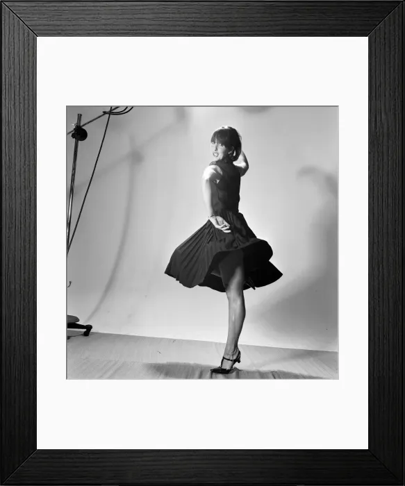 Framed Print : Studio Portraits of Una Stubbs, who will dance in the Wayne Framed Print : Studio Portraits of Una Stubbs, who will dance in the Wayne