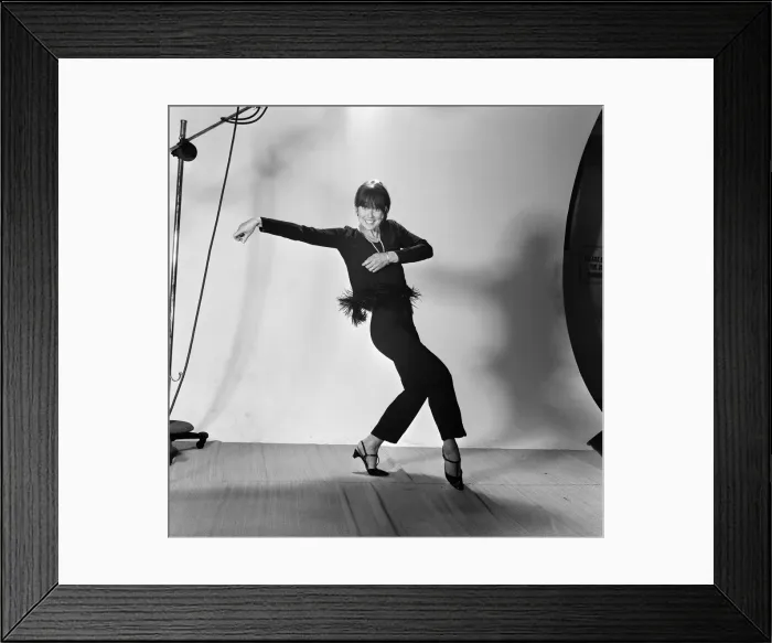 Framed Print : Studio Portraits of Una Stubbs, who will dance in the Wayne Framed Print : Studio Portraits of Una Stubbs, who will dance in the Wayne