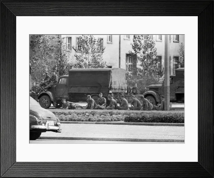 Framed Print : Start of the construction of the Berlin Wall. At midnight on 13th August