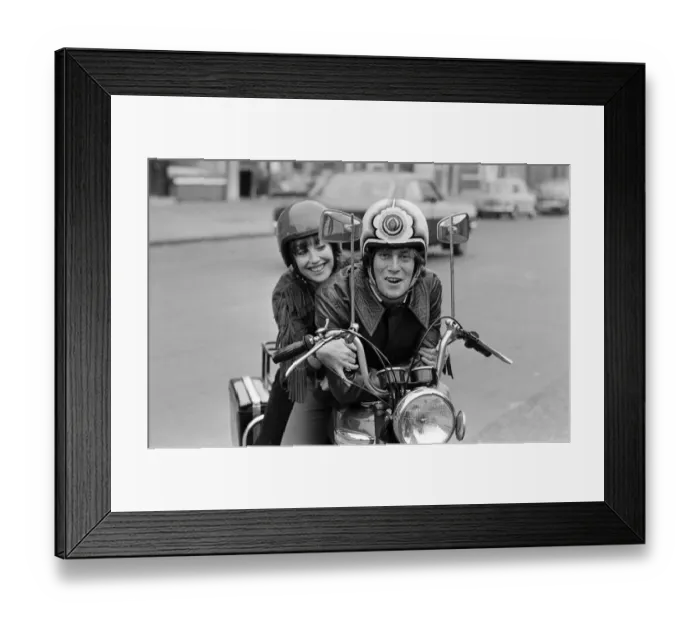 Framed Print : Actress Una Stubbs and her husband Nicky Henson arrive at the Young Vic Theatre for a Framed Print : Actress Una Stubbs and her husband Nicky Henson arrive at the Young Vic Theatre for a