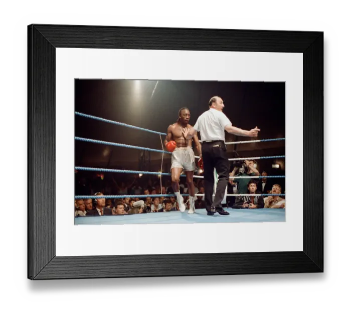 Framed Print : Michael Watson vs Nigel Benn for the British Commonwealth middleweight title
