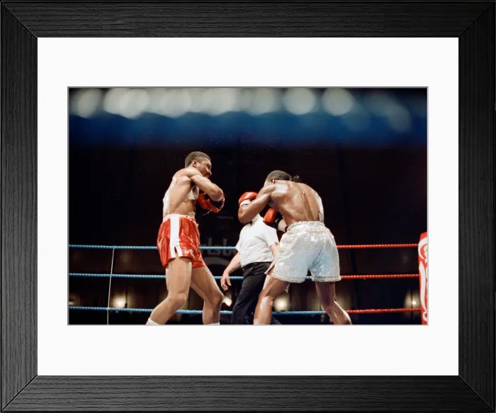 Framed Print : Michael Watson vs Nigel Benn for the British Commonwealth middleweight title Framed Print : Michael Watson vs Nigel Benn for the British Commonwealth middleweight title