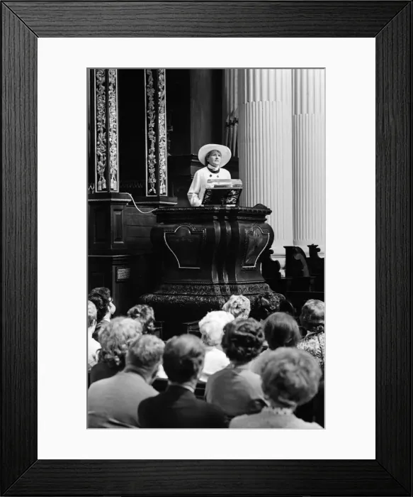 Framed Print : Television chef, Fanny Cradock, speaking from the pulpit, St Mary Woolnoth Church Framed Print : Television chef, Fanny Cradock, speaking from the pulpit, St Mary Woolnoth Church