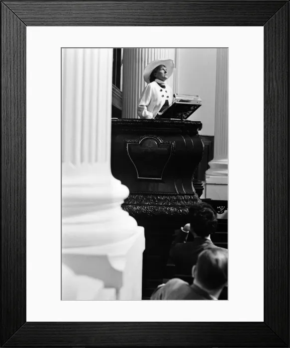 Framed Print : Television chef, Fanny Cradock, speaking from the pulpit, St Mary Woolnoth Church Framed Print : Television chef, Fanny Cradock, speaking from the pulpit, St Mary Woolnoth Church