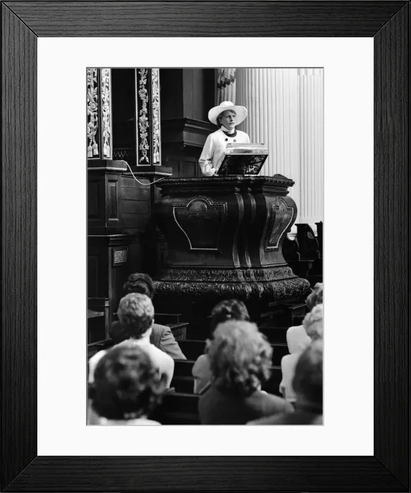 Framed Print : Television chef, Fanny Cradock, speaking from the pulpit, St Mary Woolnoth Church