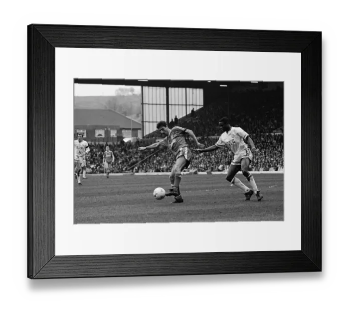 Framed Print : Leeds United v Liverpool. Final score 5-4 to Liverpool, League Division One, Elland Road Framed Print : Leeds United v Liverpool. Final score 5-4 to Liverpool, League Division One, Elland Road