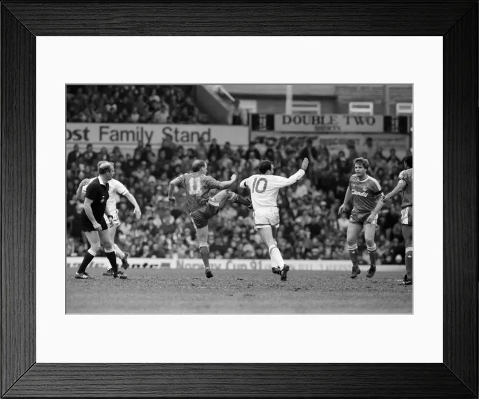 Framed Print : Leeds United v Liverpool. Final score 5-4 to Liverpool, League Division One, Elland Road Framed Print : Leeds United v Liverpool. Final score 5-4 to Liverpool, League Division One, Elland Road