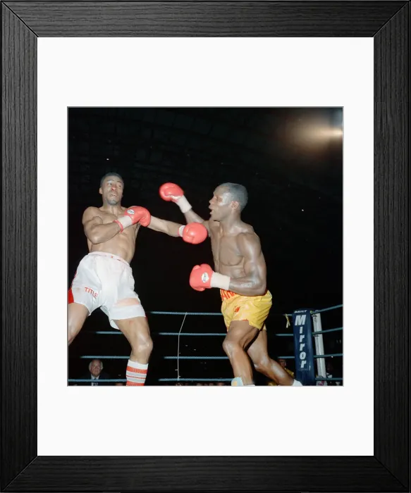 Framed Print : Chris Eubank vs Michael Watson for the WBO middleweight title at Earls Court Exhibition Framed Print : Chris Eubank vs Michael Watson for the WBO middleweight title at Earls Court Exhibition