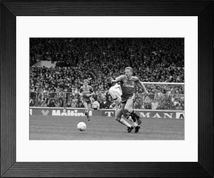 Framed Print : Leeds United v Liverpool. Final score 5-4 to Liverpool, League Division One, Elland Road Framed Print : Leeds United v Liverpool. Final score 5-4 to Liverpool, League Division One, Elland Road