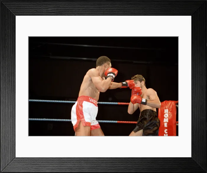 Framed Print : Michael Watson vs Craig Trotter for the Commonwealth middleweight title Framed Print : Michael Watson vs Craig Trotter for the Commonwealth middleweight title