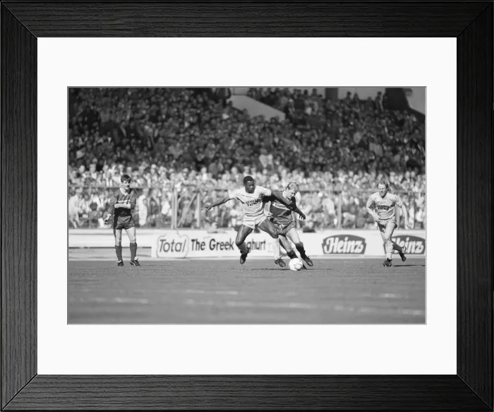 Framed Print : Emley v Colne Dynamoes F. C. in the Football Association Challenge Vase Final held Framed Print : Emley v Colne Dynamoes F. C. in the Football Association Challenge Vase Final held