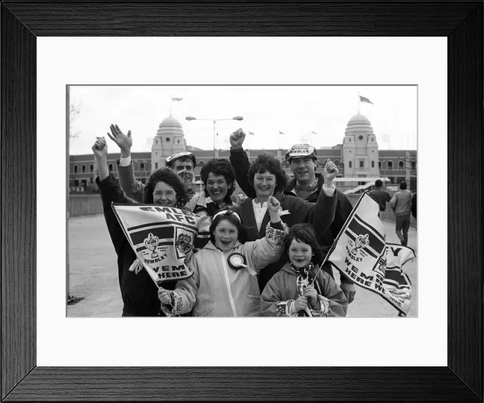 Framed Print : Emley v Colne Dynamoes F. C. in the Football Association Challenge Vase Final held Framed Print : Emley v Colne Dynamoes F. C. in the Football Association Challenge Vase Final held