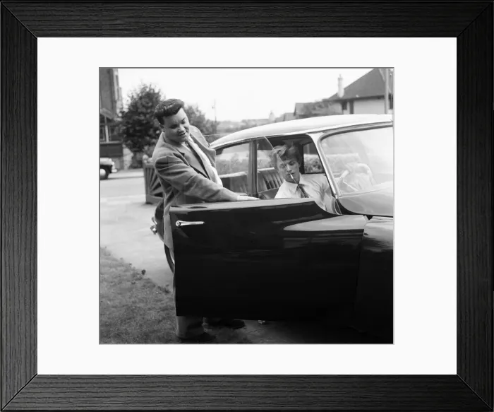 Framed Print : Tommy Steele and his parents at his new £5000 house in Catford, London Framed Print : Tommy Steele and his parents at his new £5000 house in Catford, London