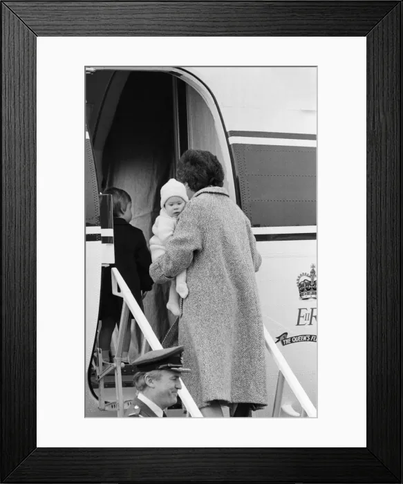 Framed Print : HRH Princess Diana, The Princess of Wales with her sons Framed Print : HRH Princess Diana, The Princess of Wales with her sons