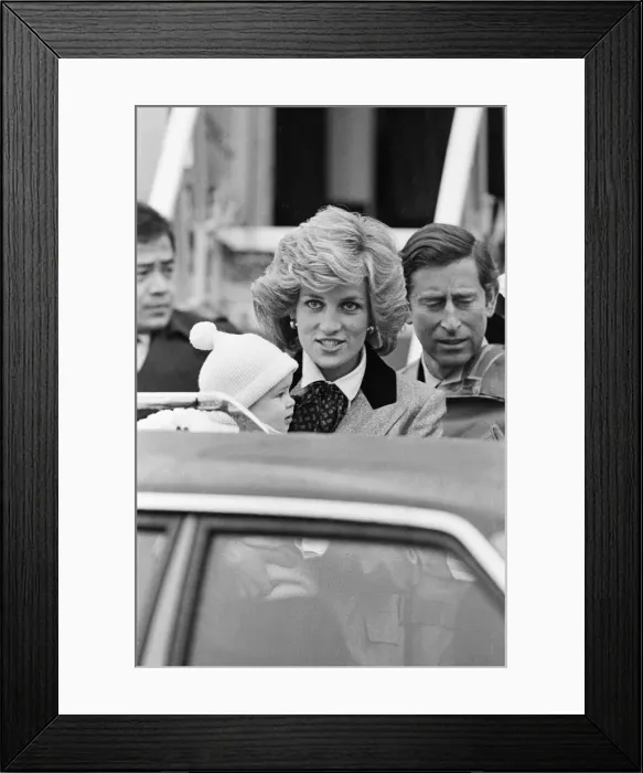 Framed Print : HRH Princess Diana, The Princess of Wales pictured with her 2nd son, Prince Harry Framed Print : HRH Princess Diana, The Princess of Wales pictured with her 2nd son, Prince Harry
