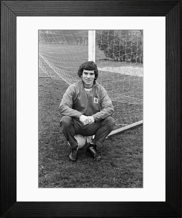 Framed Print : Henry Newton, mid field player with Derby County. 27th February 1976 Framed Print : Henry Newton, mid field player with Derby County. 27th February 1976