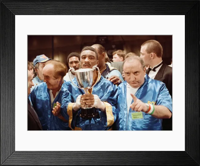 Framed Print : Michael Watson vs Nigel Benn for the British Commonwealth middleweight title Framed Print : Michael Watson vs Nigel Benn for the British Commonwealth middleweight title