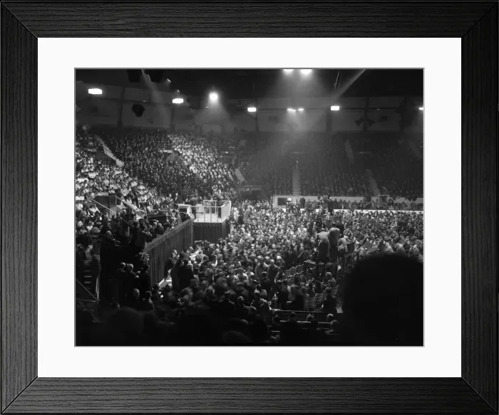 Framed Print : American evangelist Billy Graham speaks to the crowd at the Harringay Arena in North Framed Print : American evangelist Billy Graham speaks to the crowd at the Harringay Arena in North