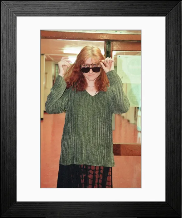 Framed Print : Eddi Reader, Scottish singer songwriter pictured Saturday 21st November 1998 Framed Print : Eddi Reader, Scottish singer songwriter pictured Saturday 21st November 1998