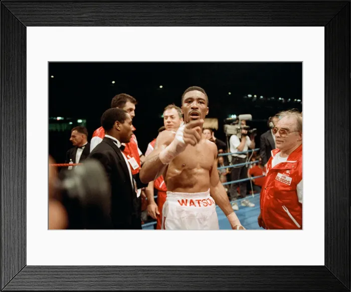 Framed Print : Chris Eubank vs Michael Watson for the WBO middleweight title at Earls Court Exhibition Framed Print : Chris Eubank vs Michael Watson for the WBO middleweight title at Earls Court Exhibition