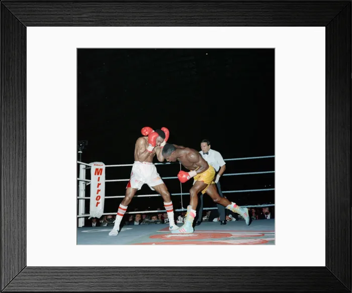 Framed Print : Chris Eubank vs Michael Watson for the WBO middleweight title at Earls Court Exhibition Framed Print : Chris Eubank vs Michael Watson for the WBO middleweight title at Earls Court Exhibition