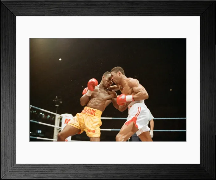 Framed Print : Chris Eubank vs Michael Watson for the WBO middleweight title at Earls Court Exhibition Framed Print : Chris Eubank vs Michael Watson for the WBO middleweight title at Earls Court Exhibition