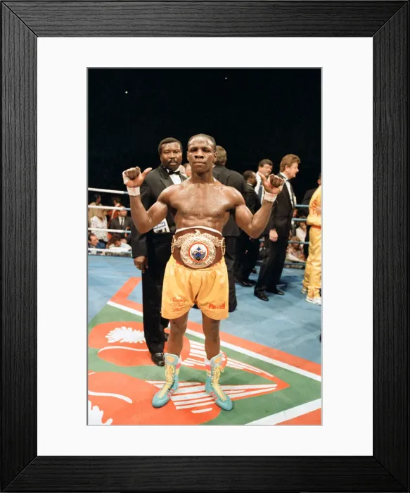Framed Print : Chris Eubank vs Michael Watson for the WBO middleweight title at Earls Court Exhibition Framed Print : Chris Eubank vs Michael Watson for the WBO middleweight title at Earls Court Exhibition