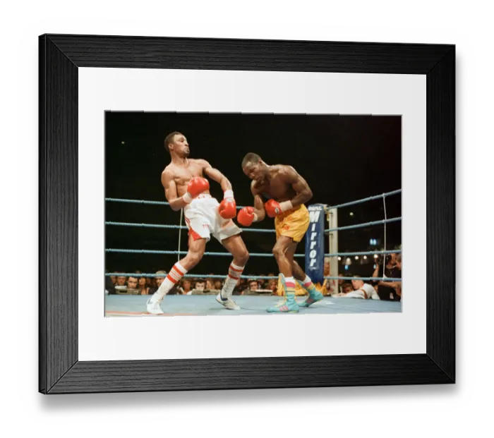 Framed Print : Chris Eubank vs Michael Watson for the WBO middleweight title at Earls Court Exhibition Framed Print : Chris Eubank vs Michael Watson for the WBO middleweight title at Earls Court Exhibition