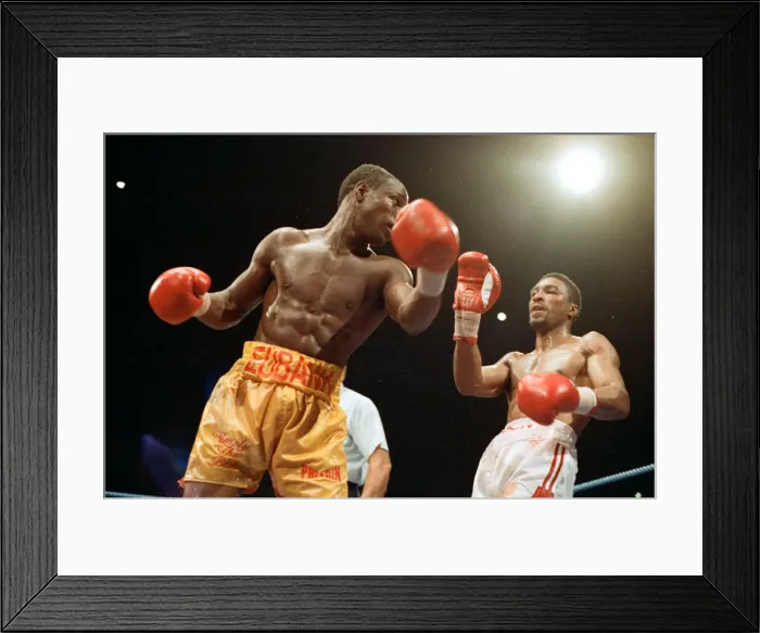 Framed Print : Chris Eubank vs Michael Watson for the WBO middleweight title at Earls Court Exhibition Framed Print : Chris Eubank vs Michael Watson for the WBO middleweight title at Earls Court Exhibition