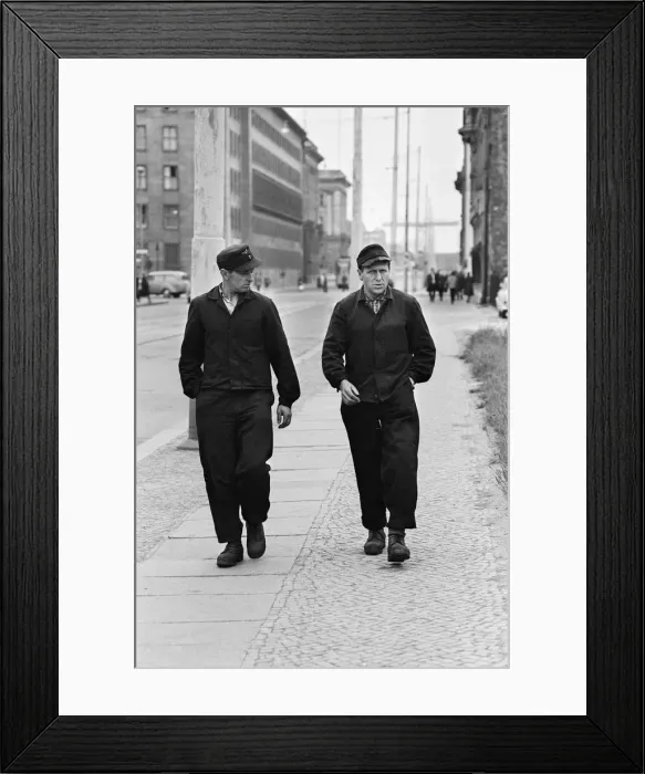 Framed Print : Scenes in East Berlin, four years after work began on the construction of the Berlin Wall Framed Print : Scenes in East Berlin, four years after work began on the construction of the Berlin Wall