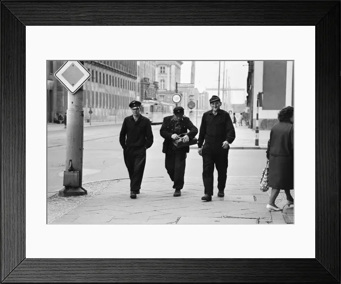 Framed Print : Scenes in East Berlin, four years after work began on the construction of the Berlin Wall Framed Print : Scenes in East Berlin, four years after work began on the construction of the Berlin Wall