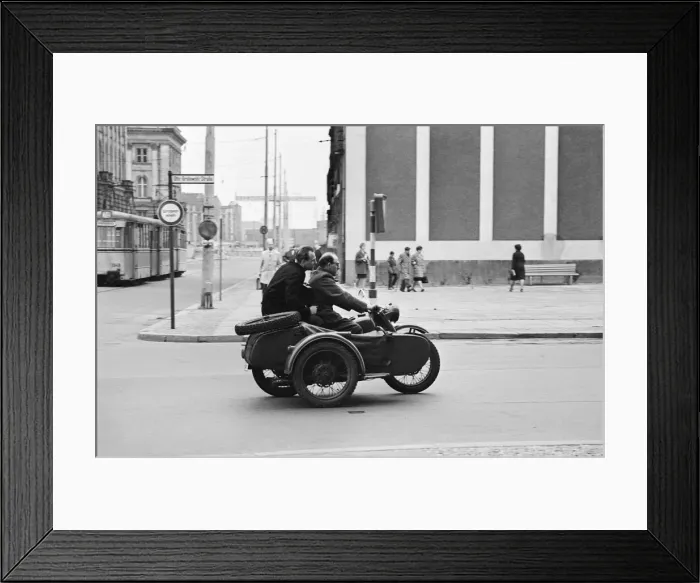 Framed Print : Scenes in East Berlin, four years after work began on the construction of the Berlin Wall Framed Print : Scenes in East Berlin, four years after work began on the construction of the Berlin Wall