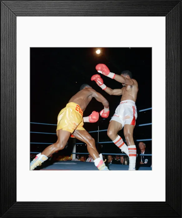 Framed Print : Chris Eubank vs Michael Watson for the WBO middleweight title at Earls Court Exhibition Framed Print : Chris Eubank vs Michael Watson for the WBO middleweight title at Earls Court Exhibition