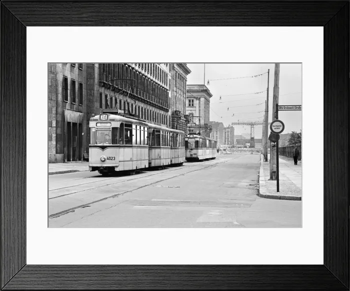 Framed Print : Scenes in East Berlin, four years after work began on the construction of the Berlin Wall Framed Print : Scenes in East Berlin, four years after work began on the construction of the Berlin Wall