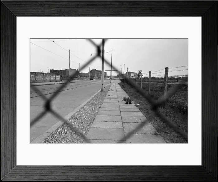 Framed Print : Scenes in East Berlin, four years after work began on the construction of the Berlin Wall Framed Print : Scenes in East Berlin, four years after work began on the construction of the Berlin Wall
