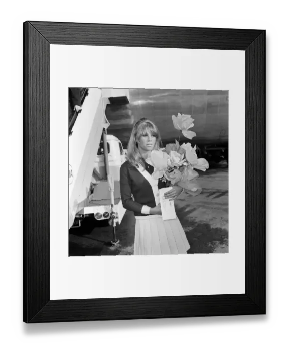 Framed Print : Julie Christie arriving at London Airport after she was awarded the Academy Award for Framed Print : Julie Christie arriving at London Airport after she was awarded the Academy Award for