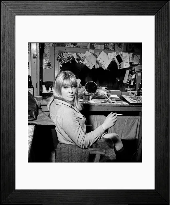 Framed Print : Julie Christie interviewed by Donald Zec in Birmingham. 5th November 1963 Framed Print : Julie Christie interviewed by Donald Zec in Birmingham. 5th November 1963