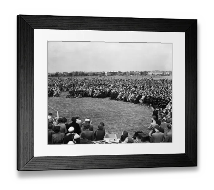 Framed Print : American evangelist Billy Graham visits Dagenham in Essex to give a speech during his Framed Print : American evangelist Billy Graham visits Dagenham in Essex to give a speech during his