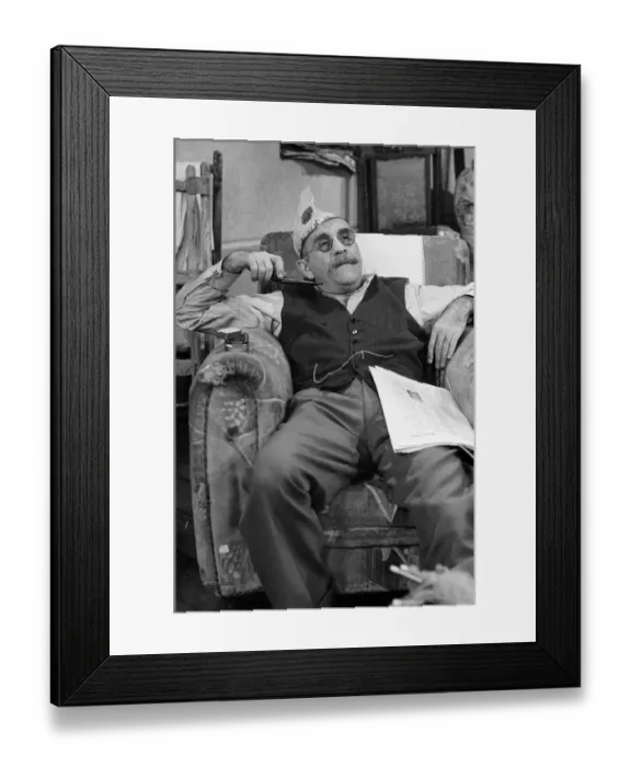 Framed Print : Rehearsals for a Christmas special of Till Death Us Do Part Framed Print : Rehearsals for a Christmas special of Till Death Us Do Part