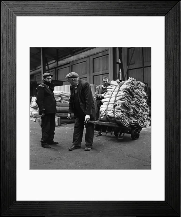 Framed Print : Life at Belfast Docks. 9th October 1963
