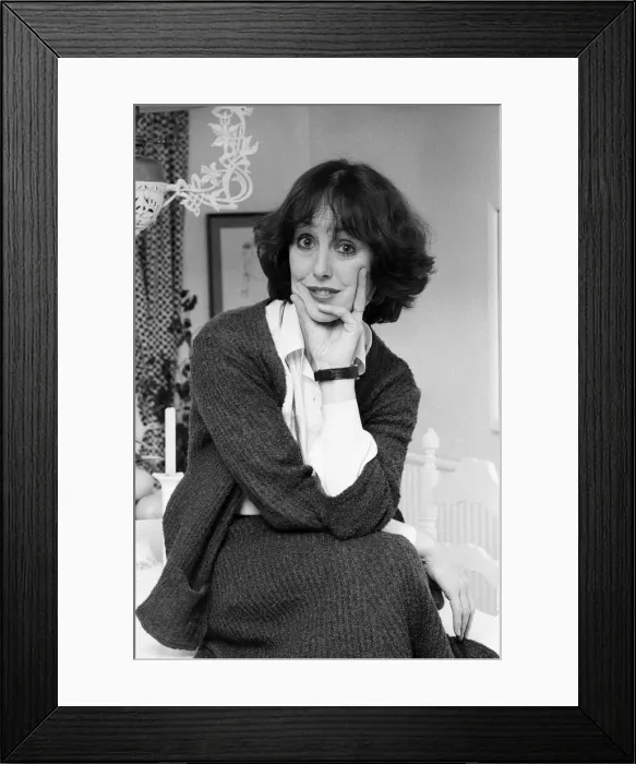 Framed Print : Actress Una Stubbs pictured at home. 8th February 1979 Framed Print : Actress Una Stubbs pictured at home. 8th February 1979