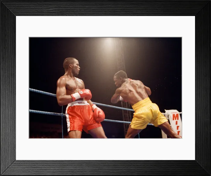 Framed Print : Chris Eubank defends his WBO super-middleweight title against Ron Essett at the Quinta do Framed Print : Chris Eubank defends his WBO super-middleweight title against Ron Essett at the Quinta do