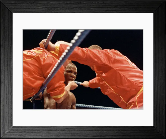 Framed Print : Chris Eubank defends his WBO super-middleweight title against Ron Essett at the Quinta do Framed Print : Chris Eubank defends his WBO super-middleweight title against Ron Essett at the Quinta do