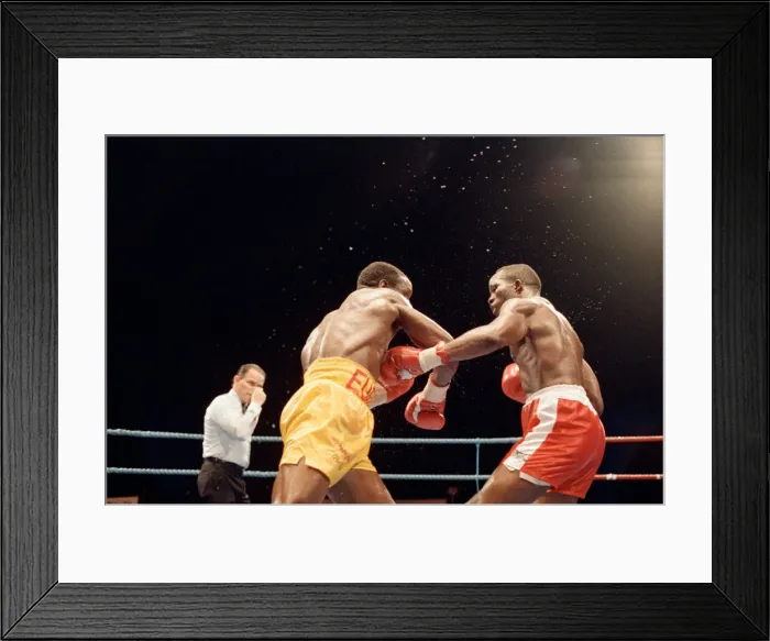 Framed Print : Chris Eubank defends his WBO super-middleweight title against Ron Essett at the Quinta do Framed Print : Chris Eubank defends his WBO super-middleweight title against Ron Essett at the Quinta do