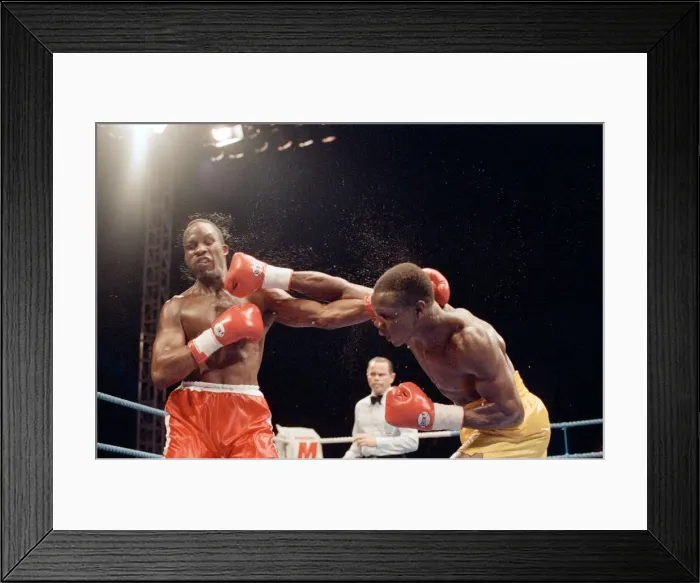 Framed Print : Chris Eubank defends his WBO super-middleweight title against Ron Essett at the Quinta do Framed Print : Chris Eubank defends his WBO super-middleweight title against Ron Essett at the Quinta do