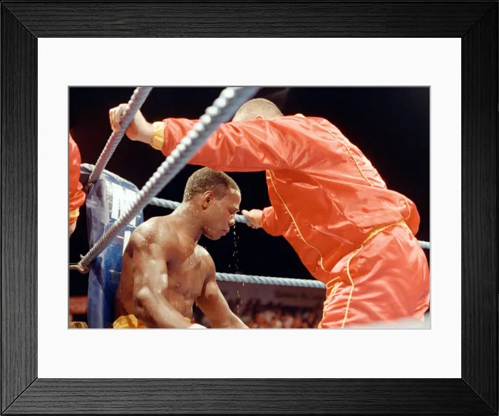 Framed Print : Chris Eubank defends his WBO super-middleweight title against Ron Essett at the Quinta do Framed Print : Chris Eubank defends his WBO super-middleweight title against Ron Essett at the Quinta do