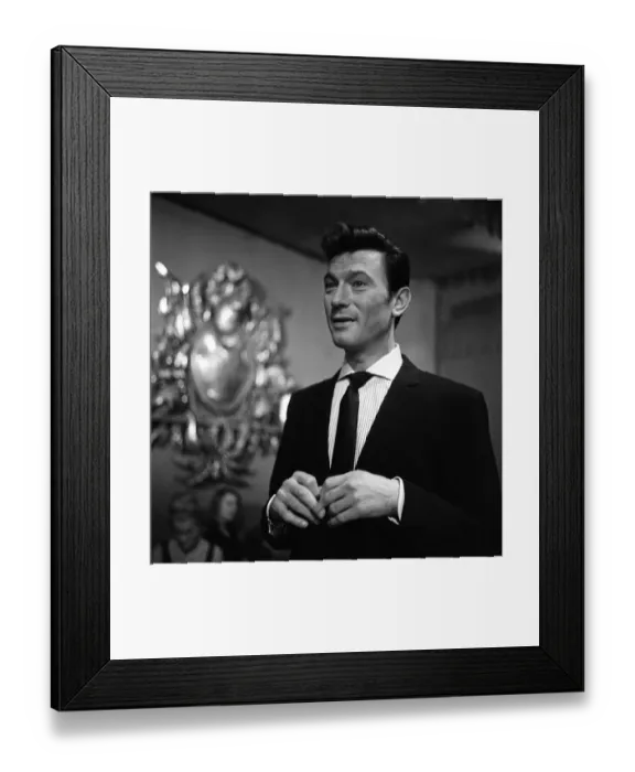 Framed Print : Laurence Harvey shooting nightclub scenes for his film Darling