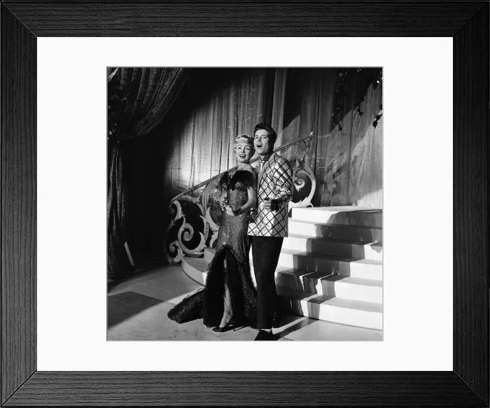 Framed Print : Cliff Richard with his co-star Yolande Donlan on the set of the film Expresso Bongo